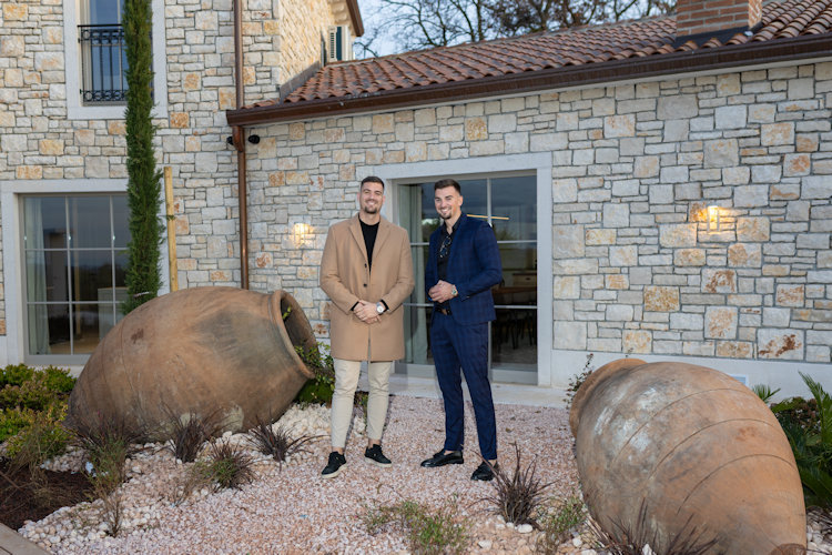 excelsior villas Karlo Gale